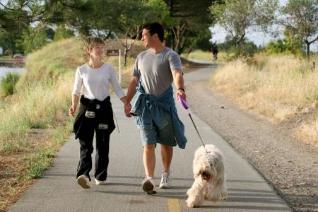 When frequent back pain, you need to replace the sports, walks in the open air